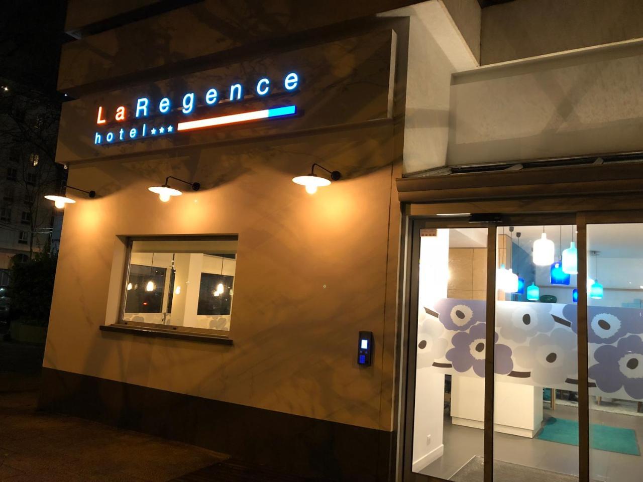 Отель La Regence Курбевуа Экстерьер фото